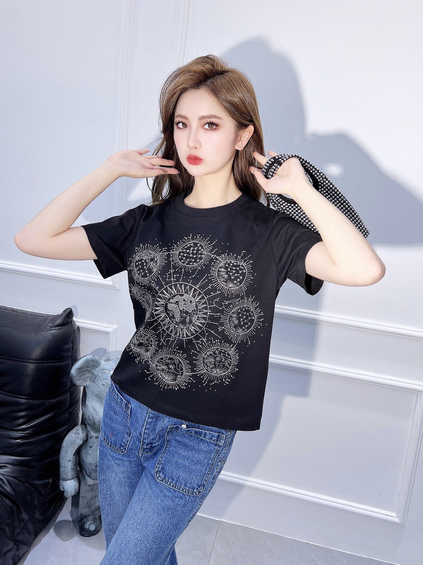 迪D家-2403 24早春最新撞色刺繡高訂百搭TEE 黑色