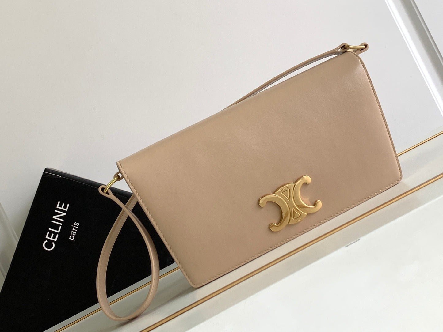 賽C家-TRIOMPHE CANVAS 印花亮澤牛皮革手袋 杏色
