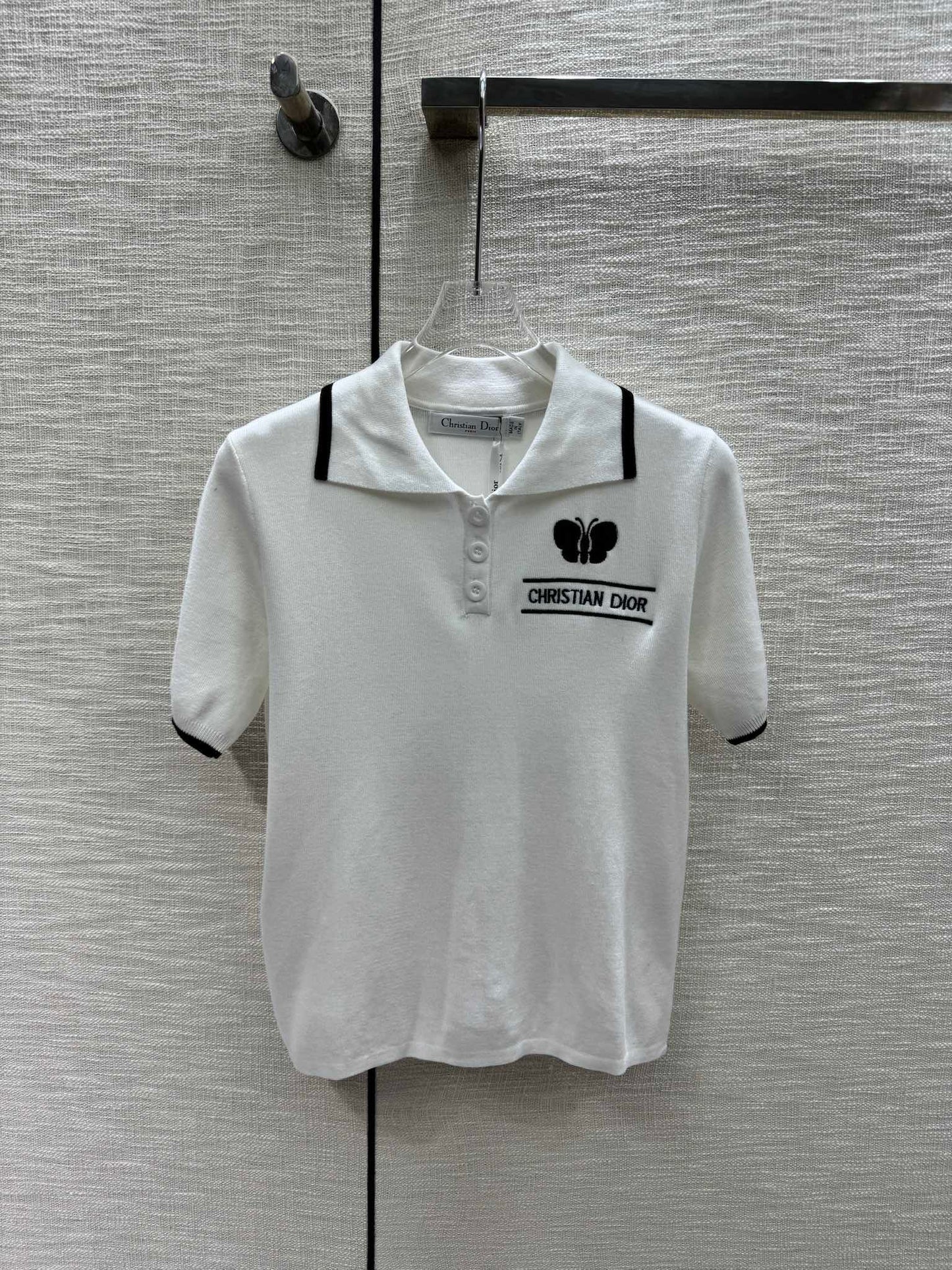迪D家-2403 24早春最新蝴蝶系列 polo領針織短袖 白色