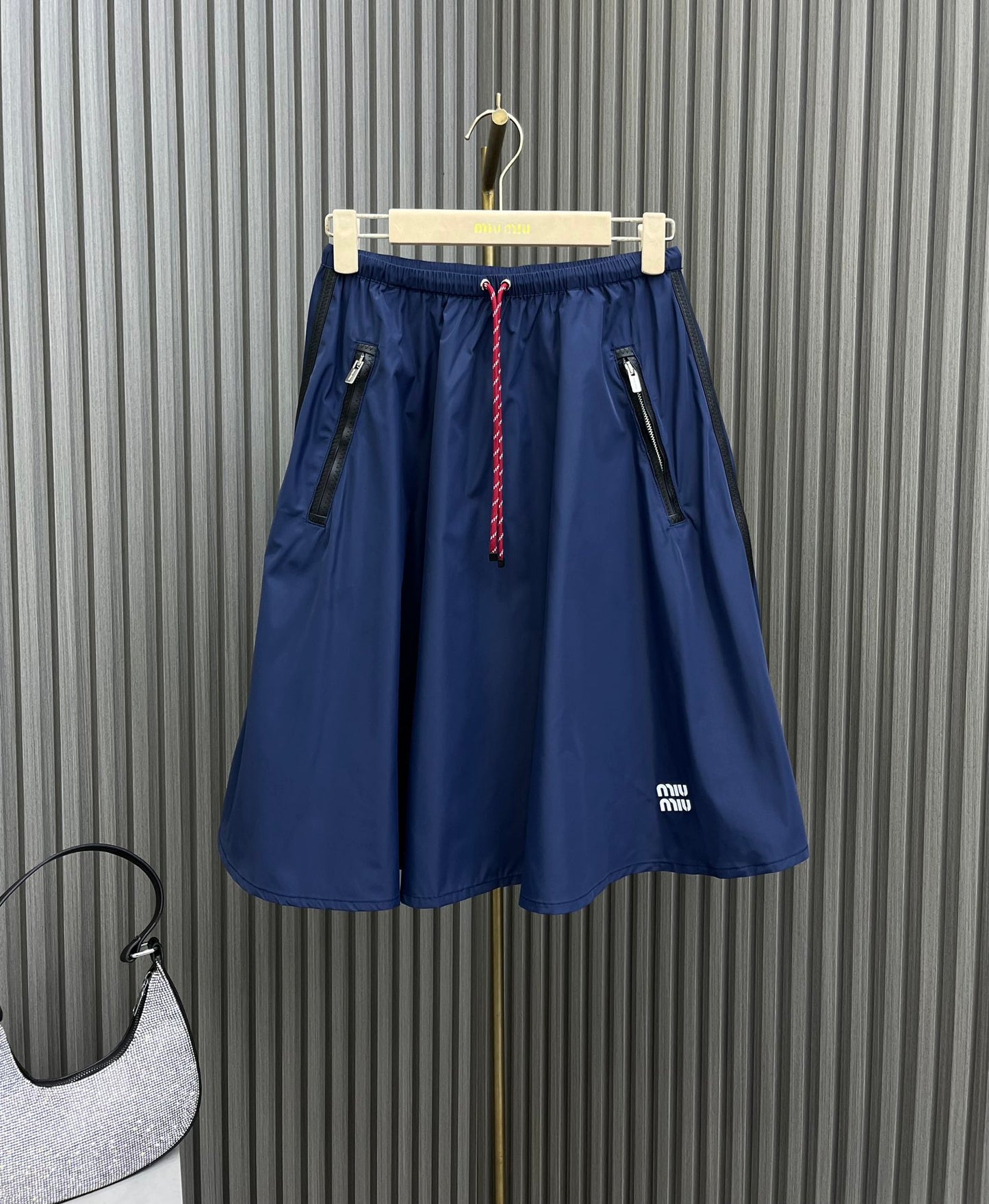 穆M家-2404 24新品上架薄款尼龍抽繩半裙 藍色