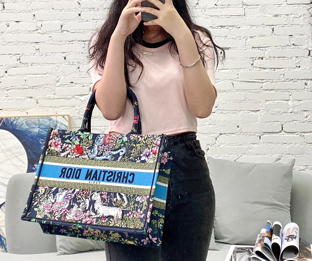 迪D家-Book Tote 黑花刺繡 中號