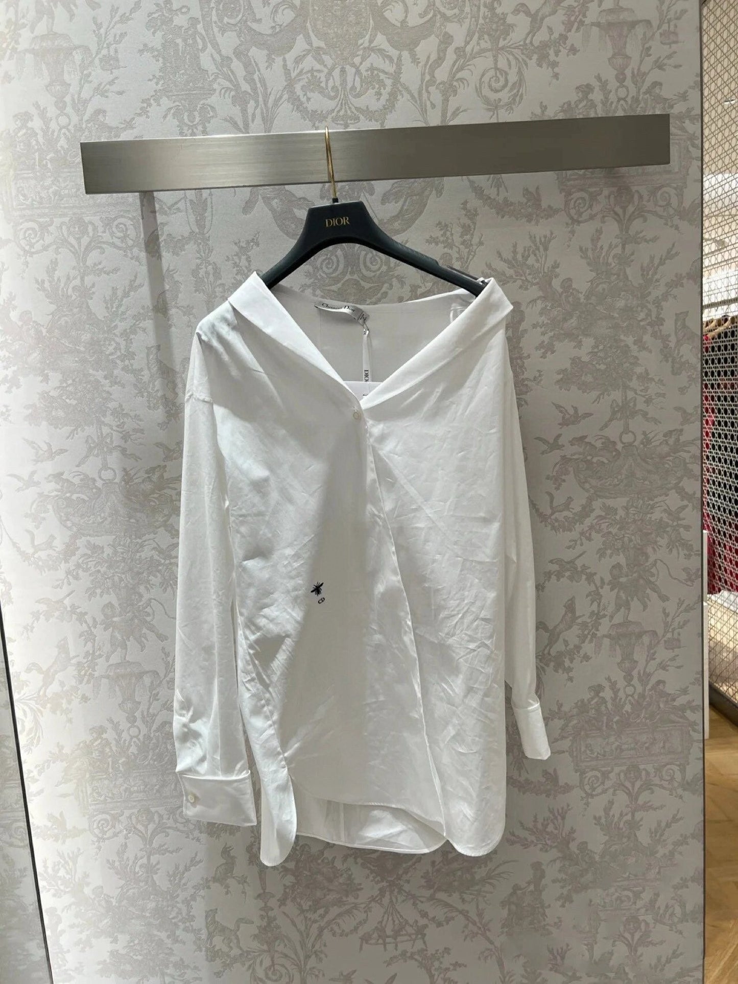 迪D家-2403 24春夏新品不對稱斜肩棉綢襯衫 白色