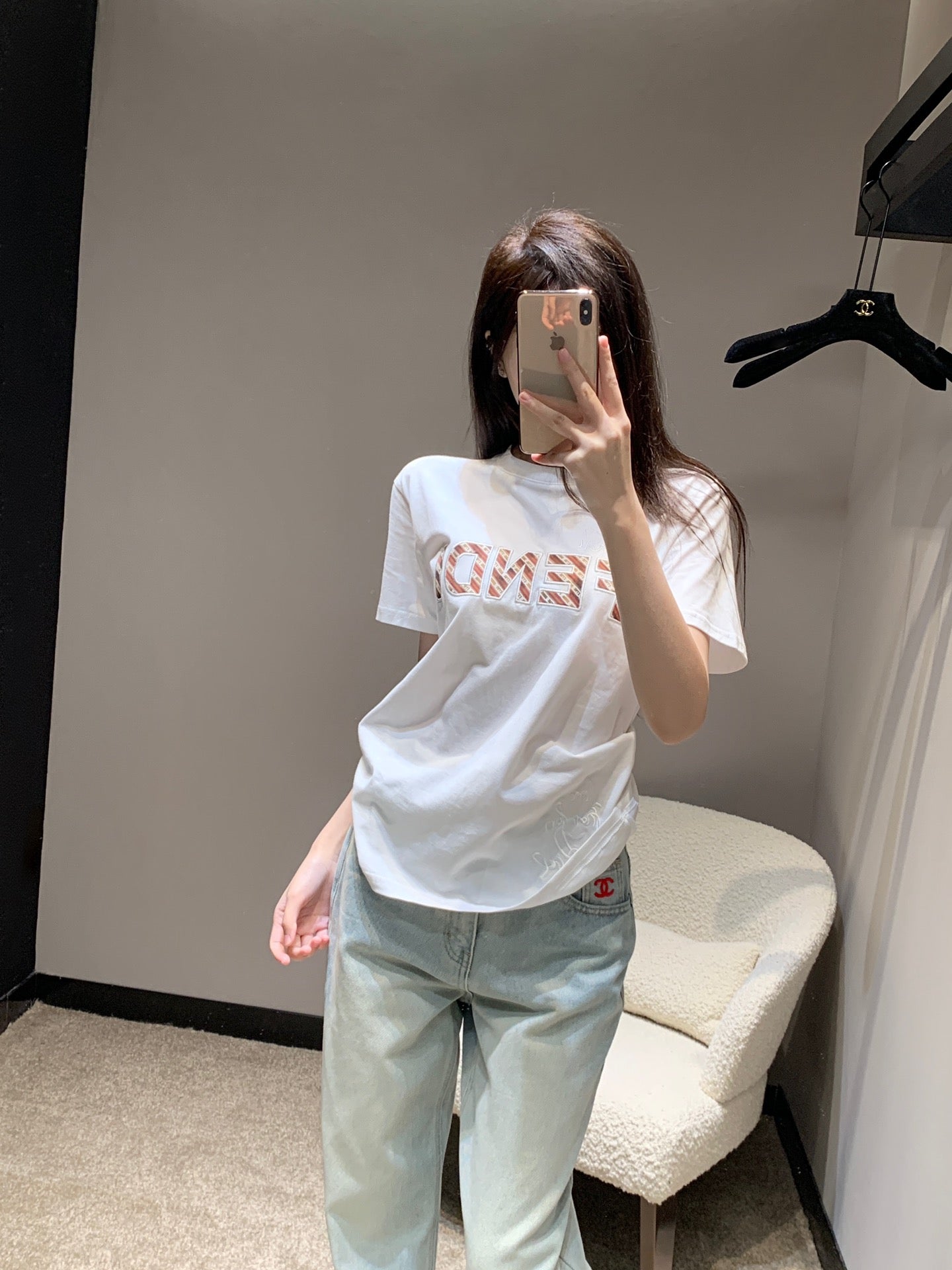 芬F家-2403 24SS春夏新款Logo刺繡圓領短袖TEE 白色