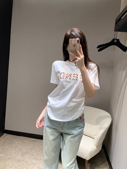 芬F家-2403 24SS春夏新款Logo刺繡圓領短袖TEE 白色