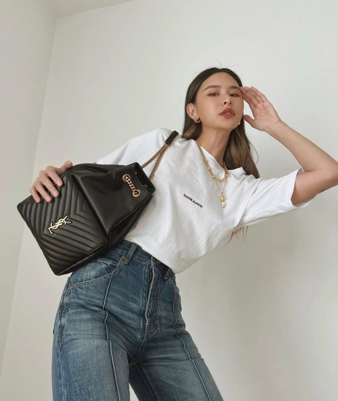 聖Y羅-Joe Backpack 絎縫雙肩包 黑色金扣 29CM 上身圖