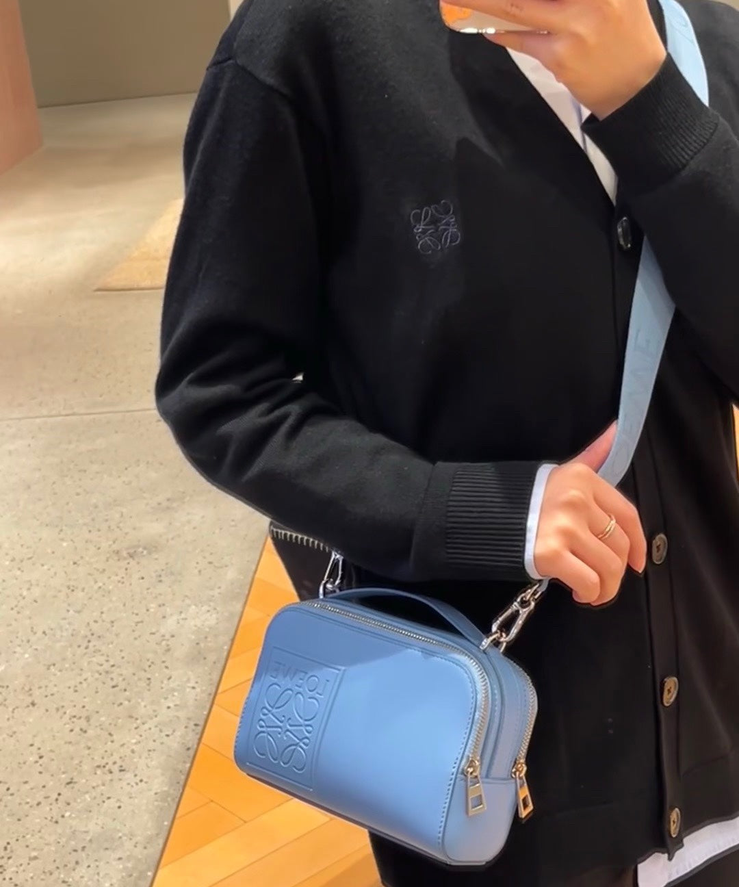 羅L威-2023新款 牛皮革相機包 男女同款 藍色