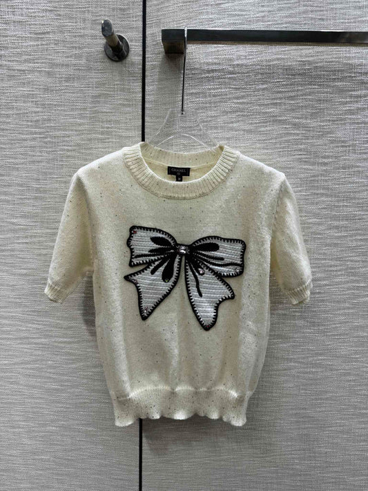 小香家-2403 刺繡蝴蝶結圖案針織短袖 杏色