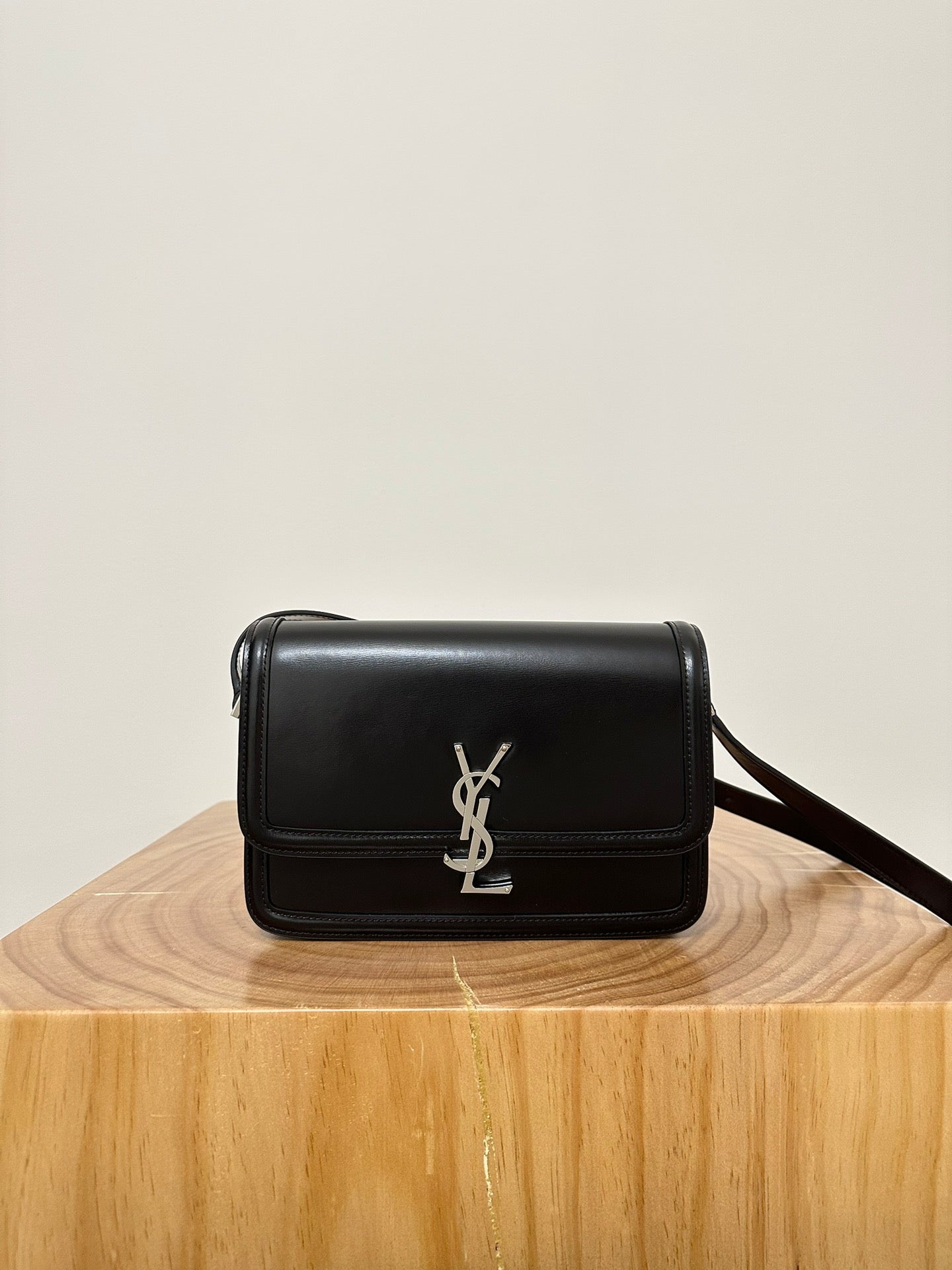 熱銷款 聖Y羅-BOX SAINT LAURENT 豆腐包 大號 黑色銀扣