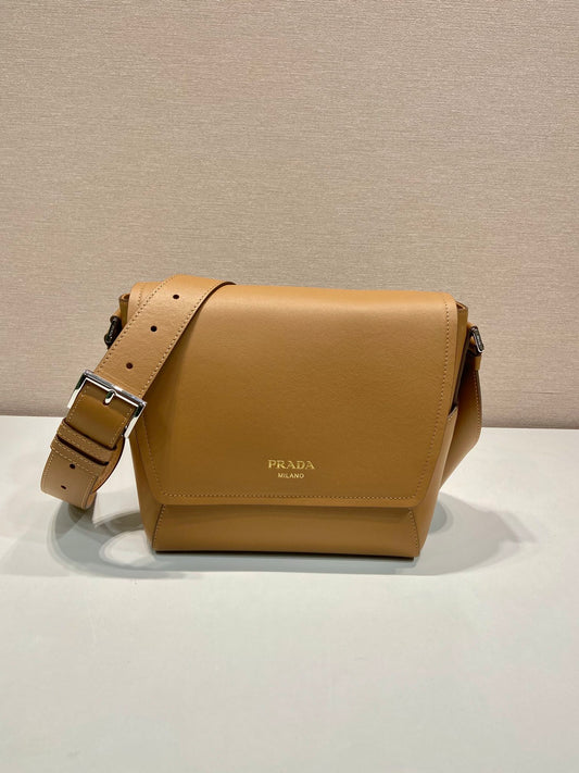 普P家-新款郵差包 棕色小號
