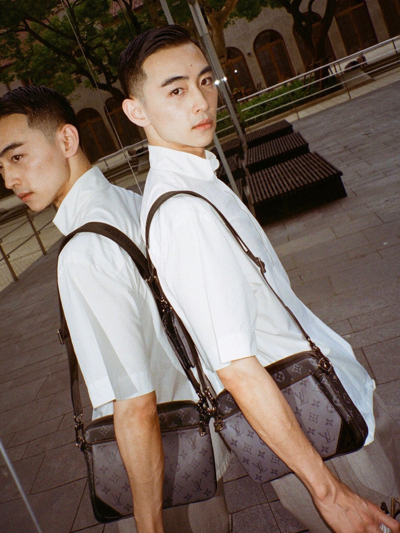 M69443 路L家-Trio 郵差包 肩背斜跨包 黑色男款