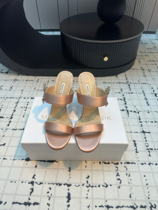 Manolo Blahnik-2024 高跟涼鞋 杏色