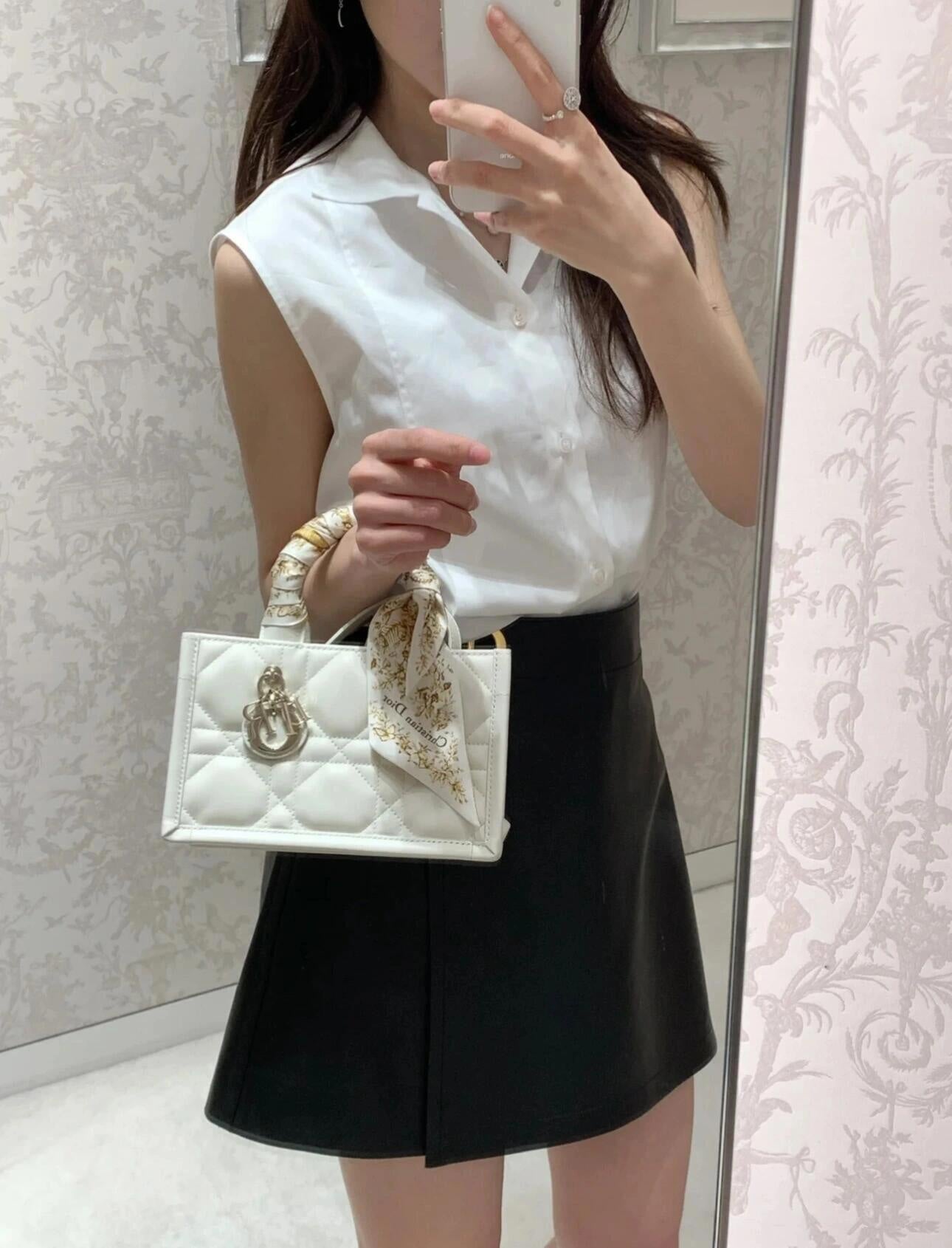 熱銷款 迪D家-Book Tote 背帶托特包 白色 Mini