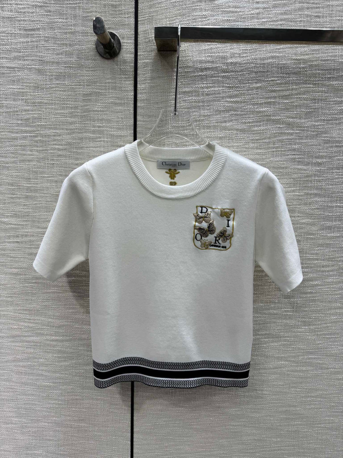 迪D家-2403 刺繡蝴蝶圓領針織短袖 白色