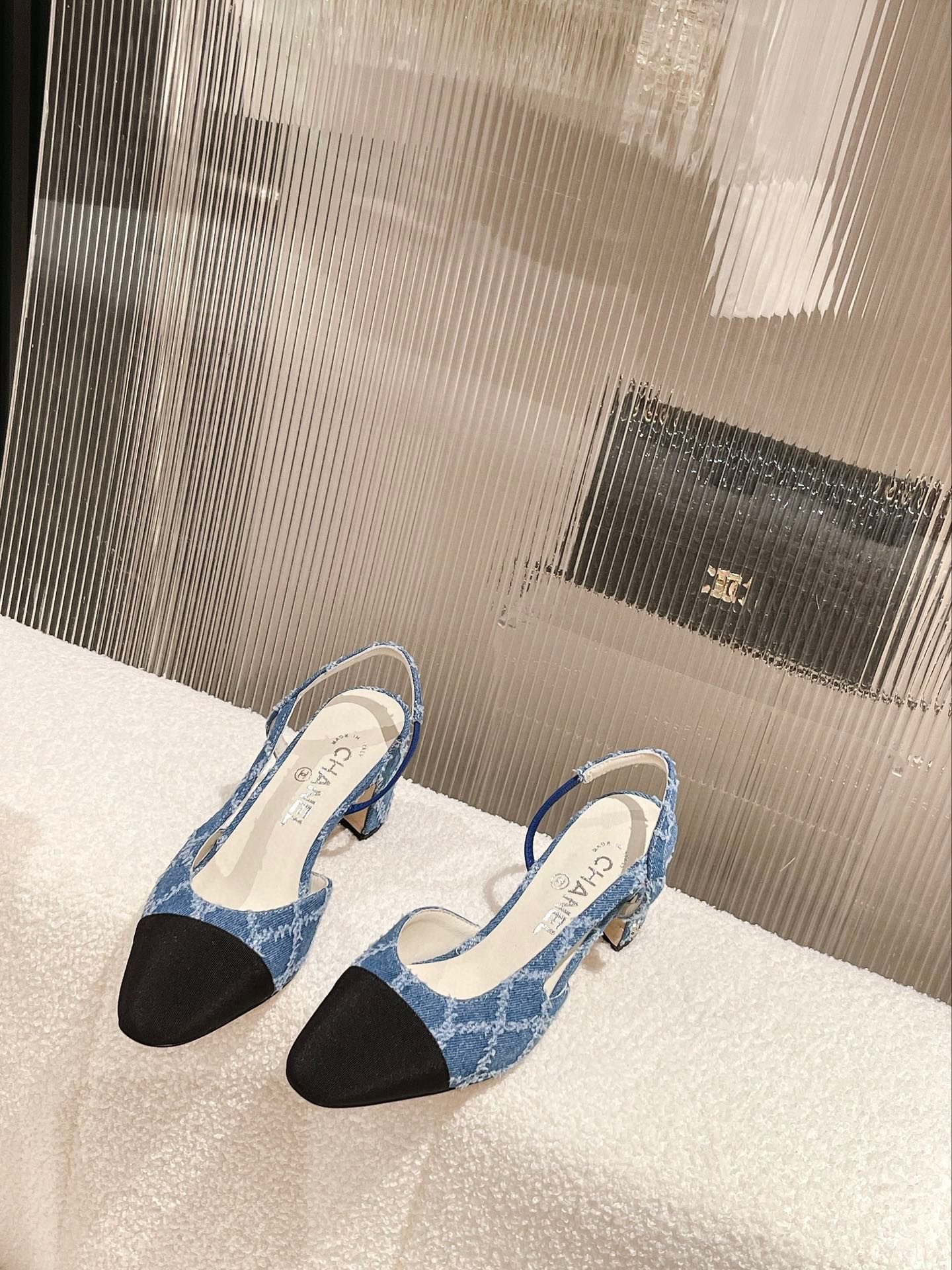 小香家-經典款 slingback 後空拼色低跟涼鞋 藍色
