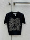 迪D家-2403 花花蝴蝶系列刺繡針織短袖 黑色
