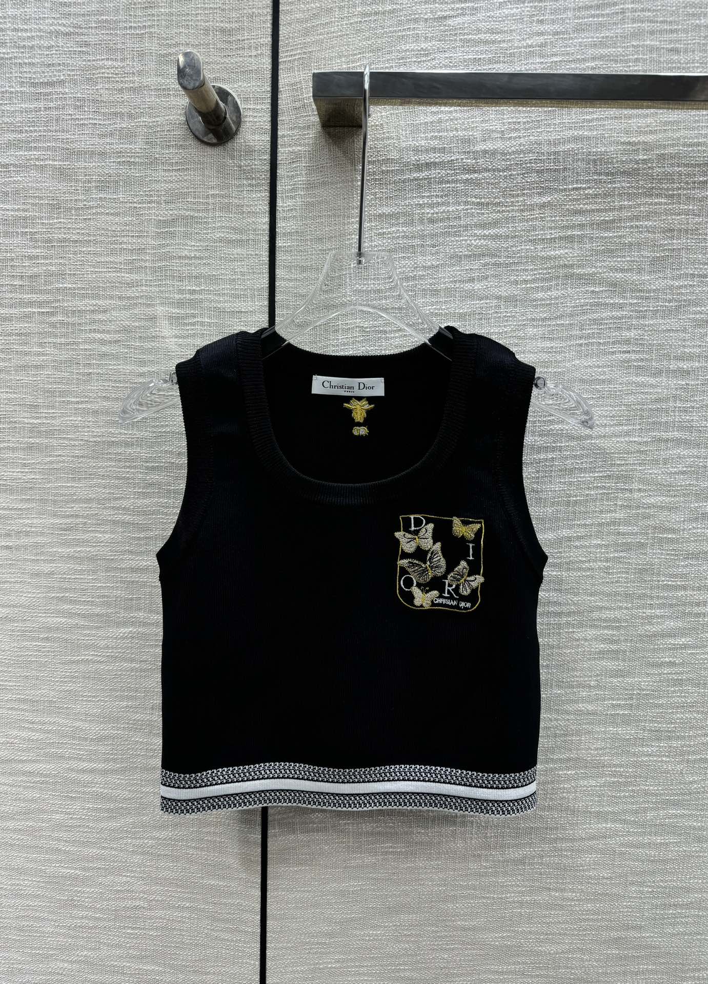 迪D家-2403 刺繡蝴蝶圓領針織背心 黑色