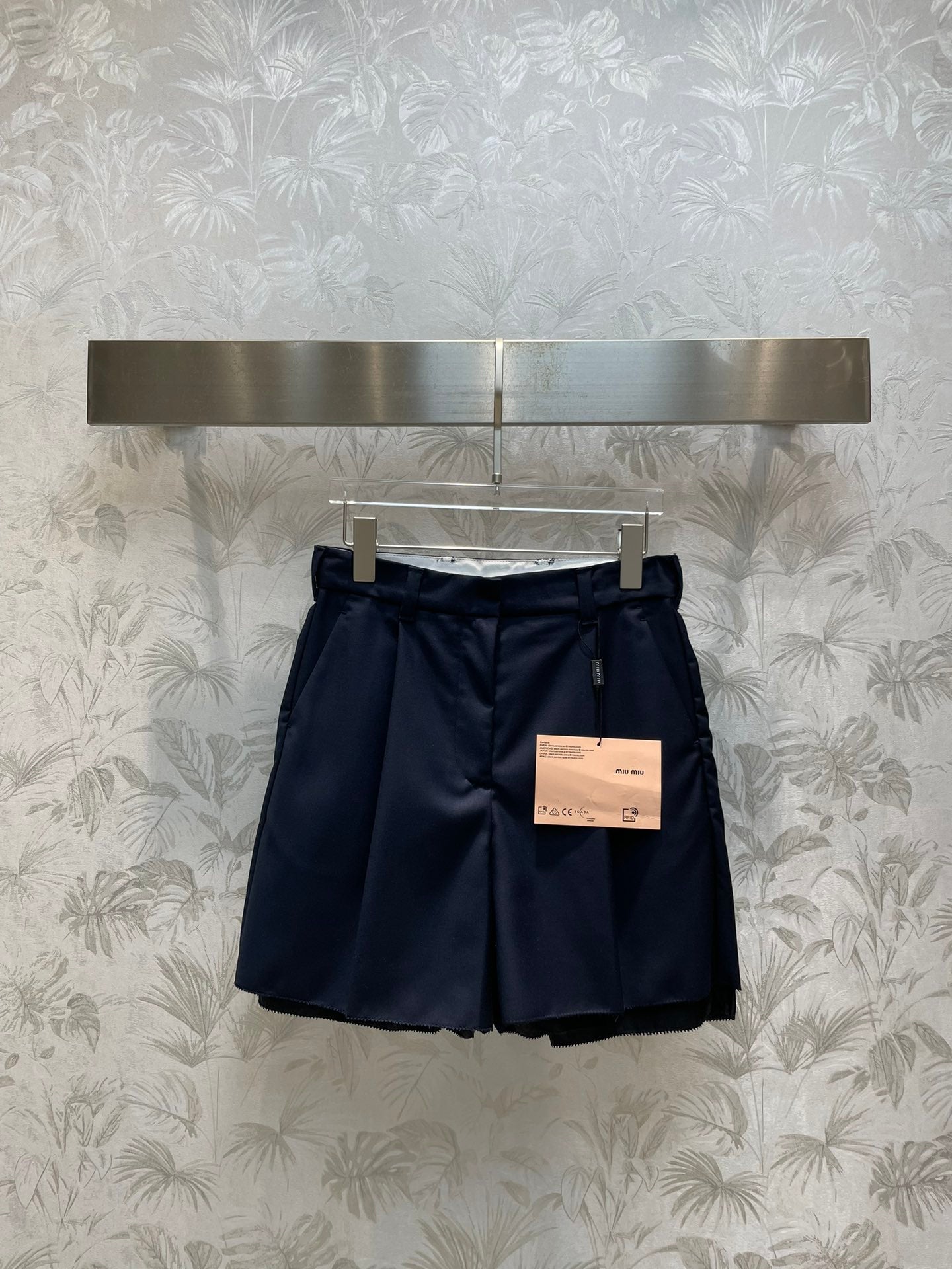 穆Ｍ家-2404 24春夏妥妥的學院風穿搭徽章刺繡章仔西裝短褲