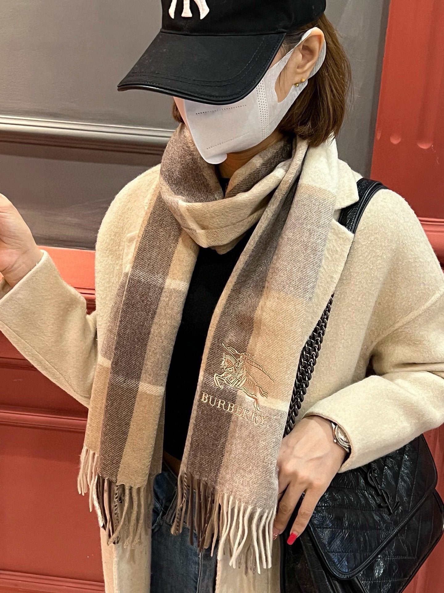 巴B家-2024水波紋羊絨圍巾 32*180 棕