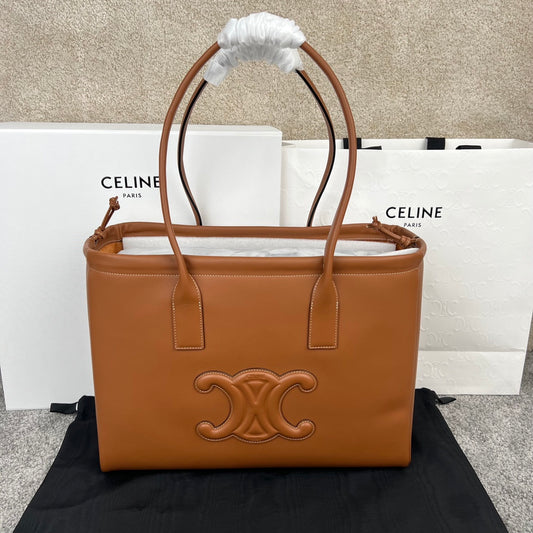 賽C家-CABAS TRIOMPHE 光滑牛皮革抽繩包 棕色 大號