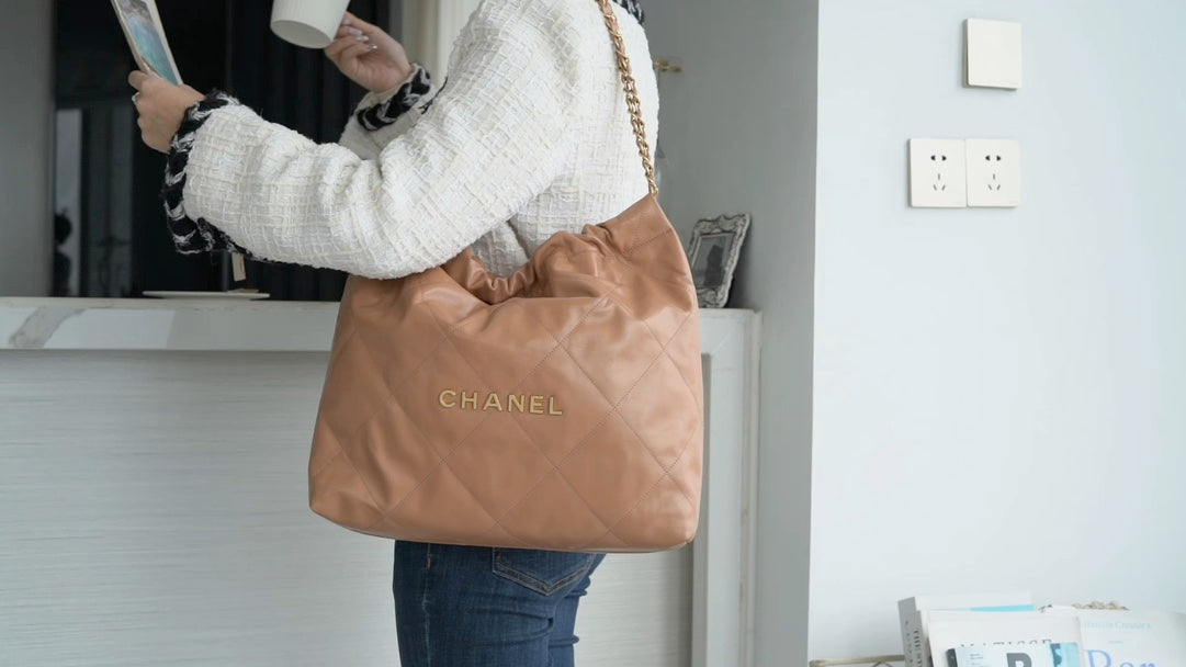 熱銷款 小香家-Chanel 22號手袋中號 奶茶色
