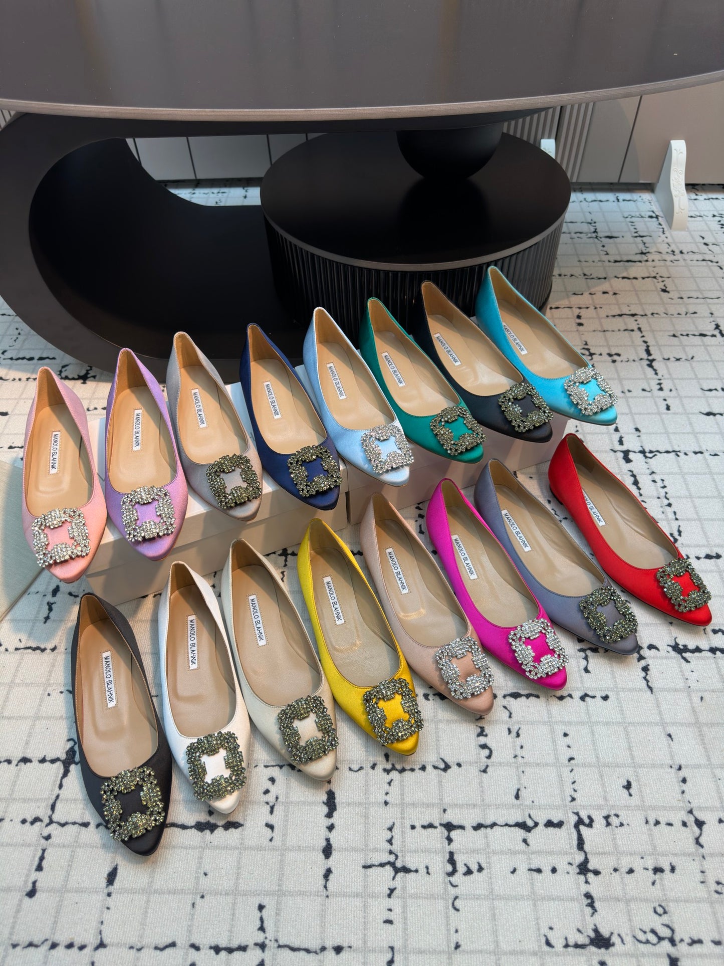 Manolo Blahnik-2024 平底鞋 集合圖