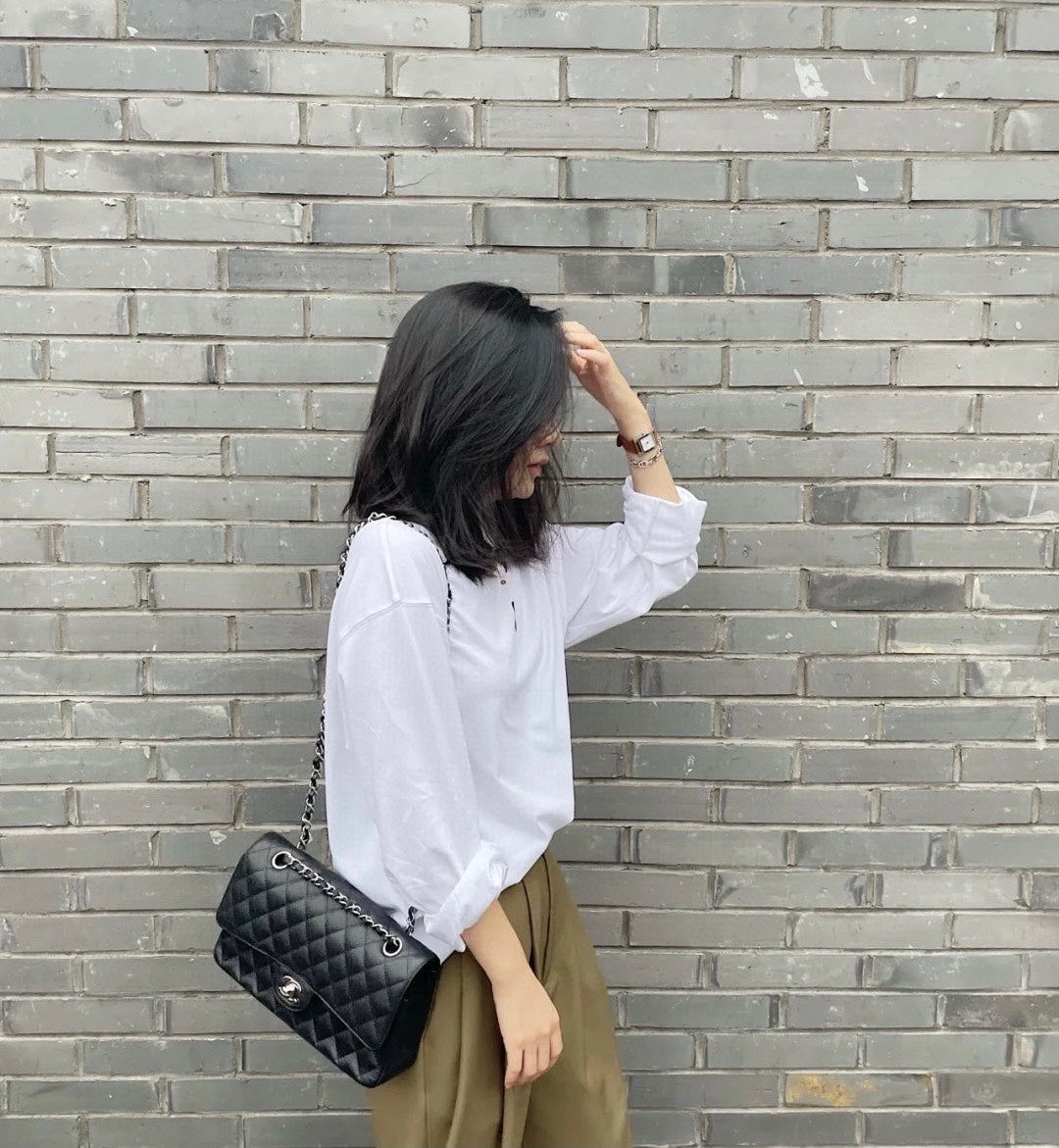 小香家-「Classic Flap」經典口蓋包魚子醬黑色 中號
