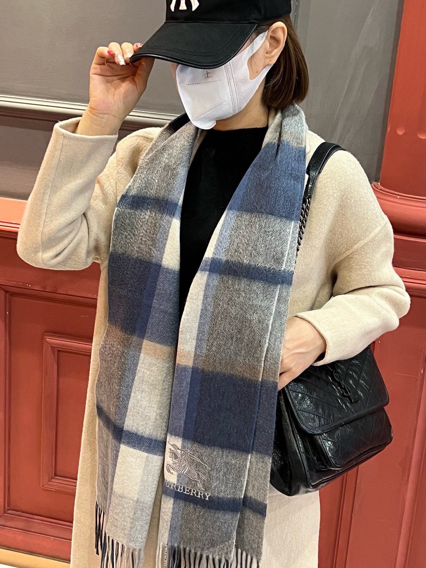巴B家-2024情侶款水波紋羊絨圍巾 180*32