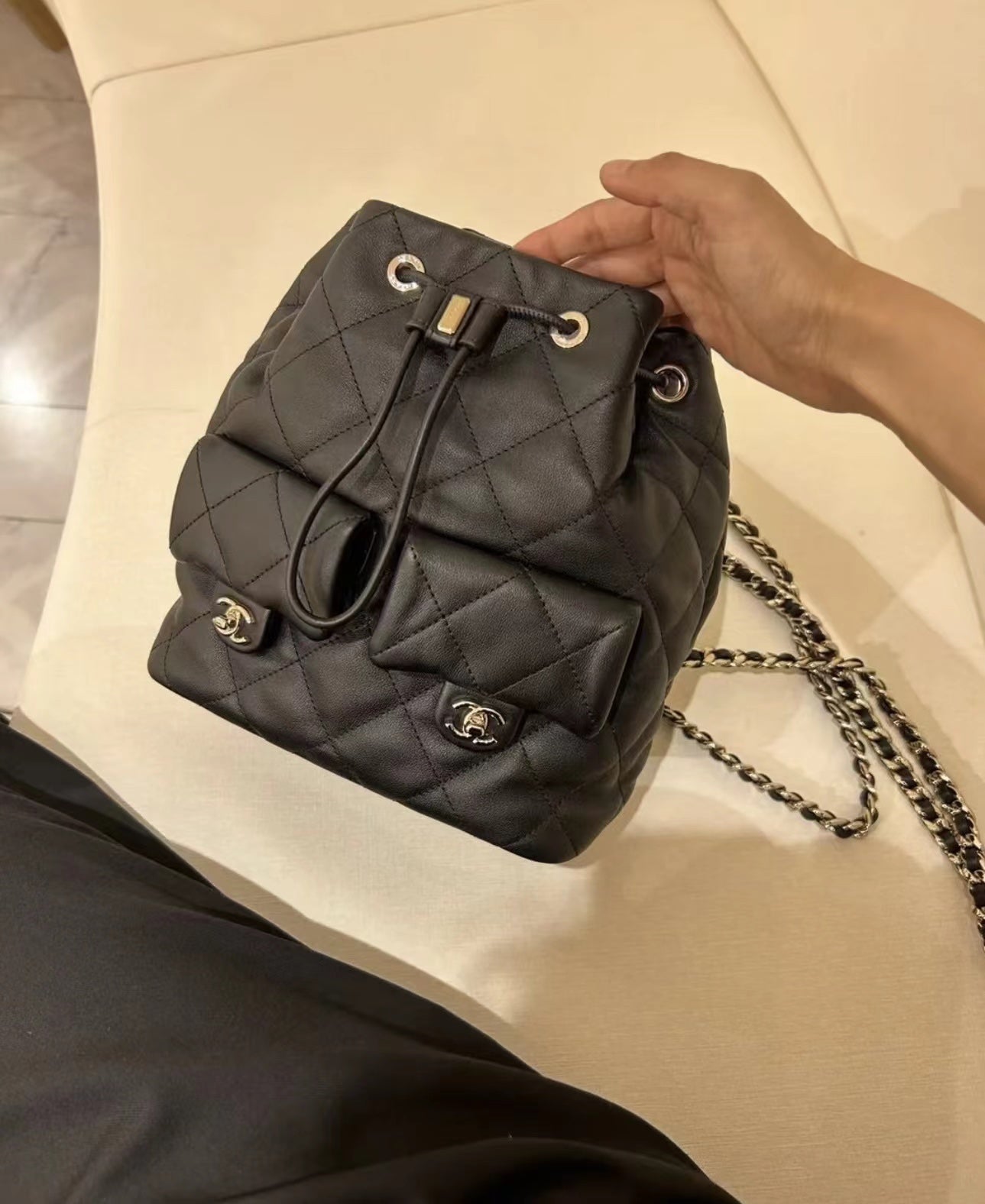 小香家-Chanel 23B 雙肩包背包 黑色