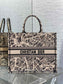 迪D家-Book Tote 2023春夏系列 巴黎地圖刺繡 米白色 大號