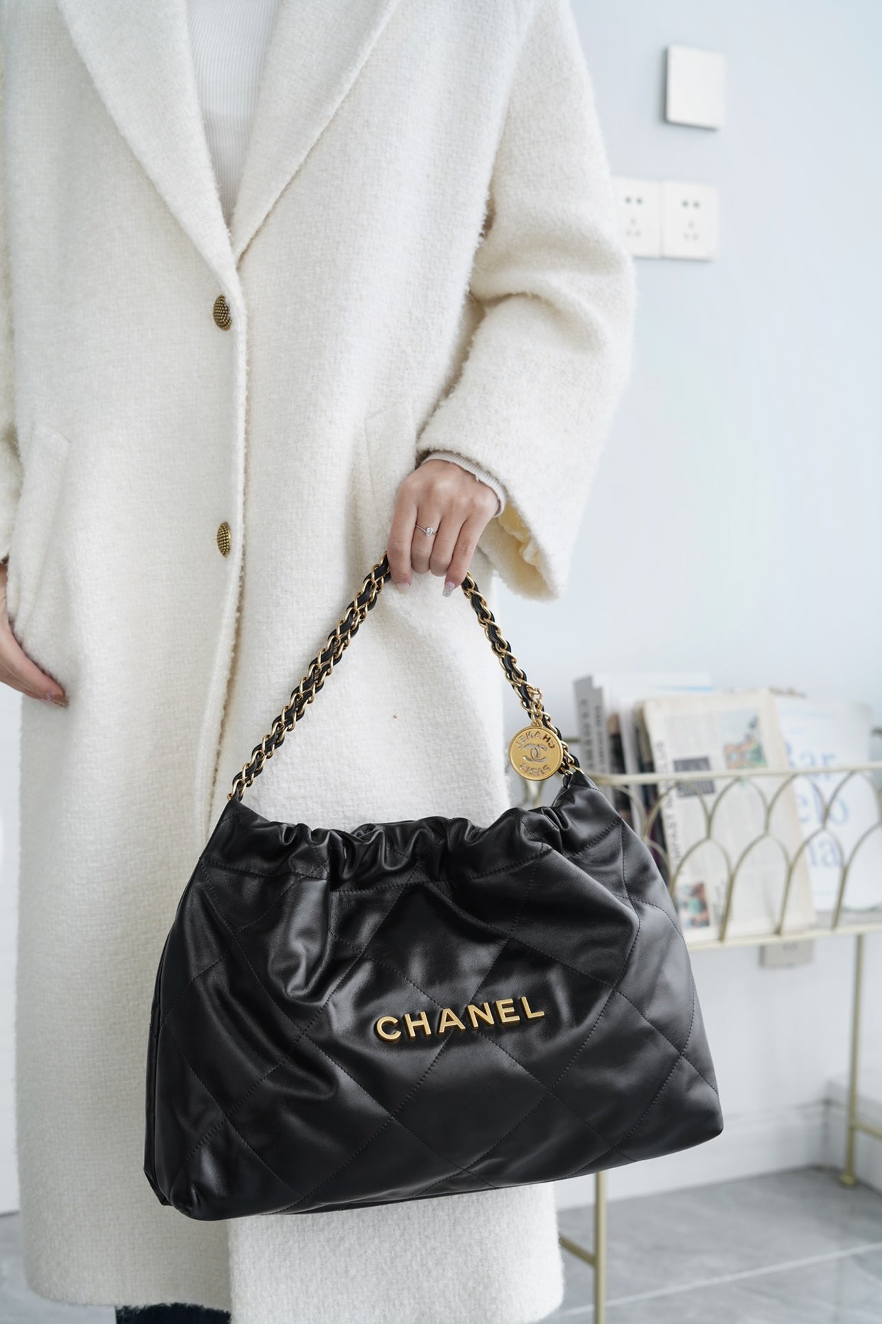 小香家-Chanel 22號手袋 橫版 黑金色