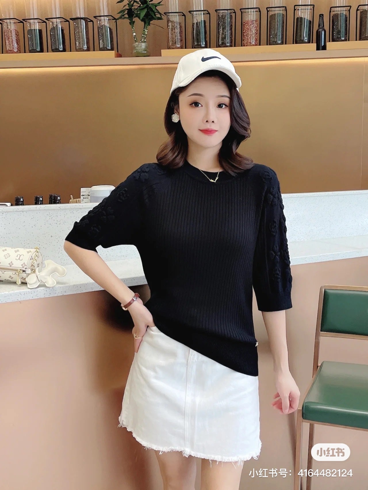 小香家-2404 四葉草山茶花針織短袖 黑色