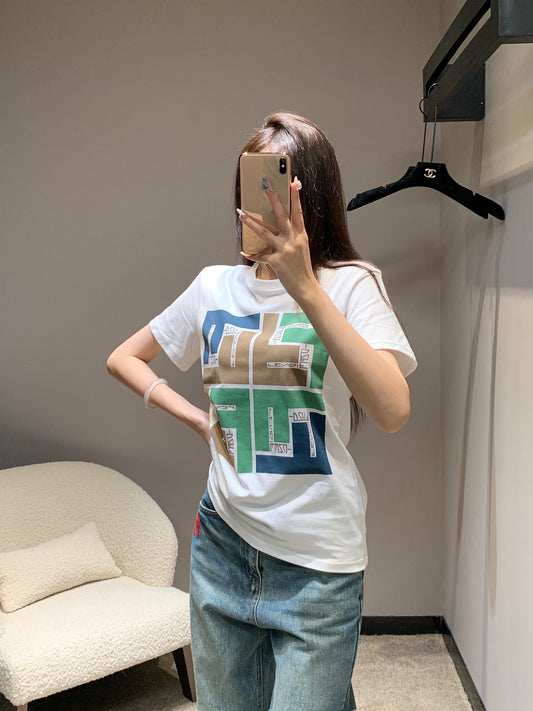 芬F家-2403 24SS春夏新款 logo字母印花短袖TEE 綠色