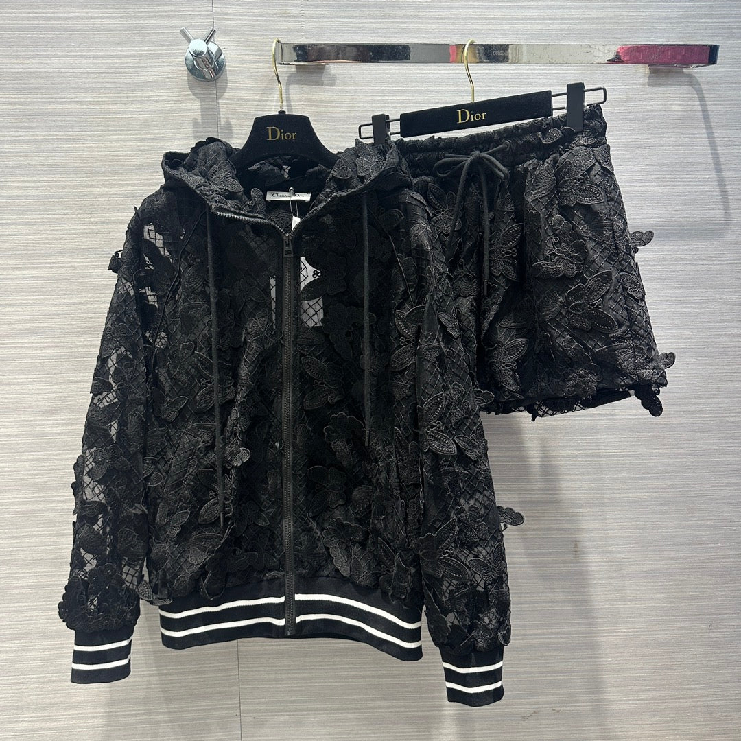 迪D家-2403 24早春度假新品蝴蝶花連帽夾克套裝 黑色