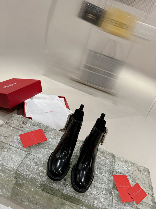 R方扣頭-2024鑽扣漆皮短靴 黑色