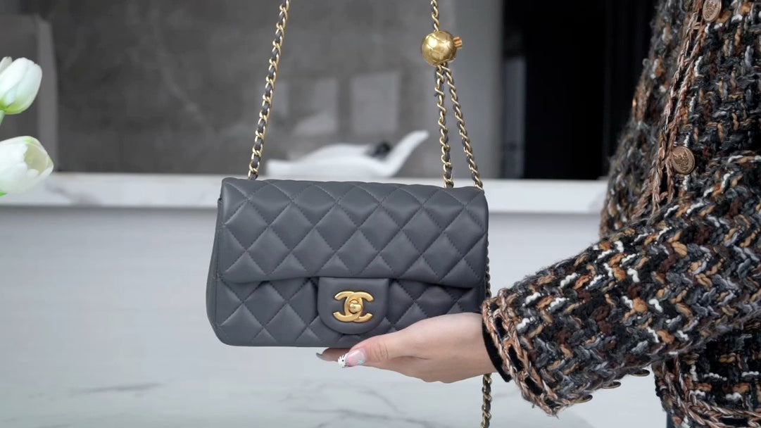 小香家-Chanel 23k 金球方胖子 深灰色大號