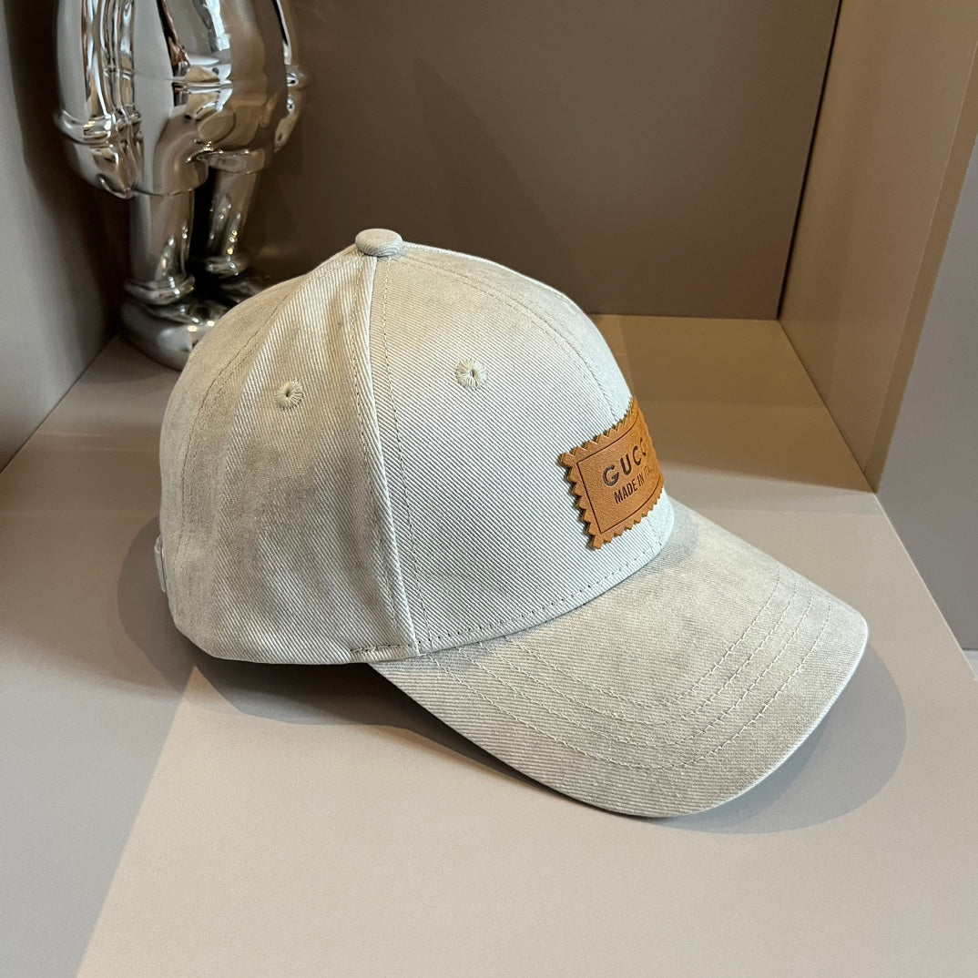 古G家-新款 皮製Logo鴨舌帽 米色