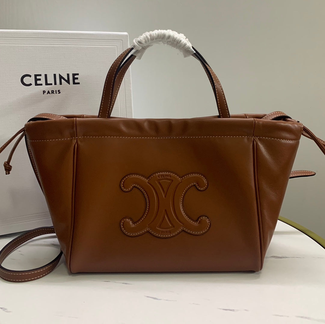 賽C家-CABAS TRIOMPHE 光滑牛皮革抽繩包 棕色 小號