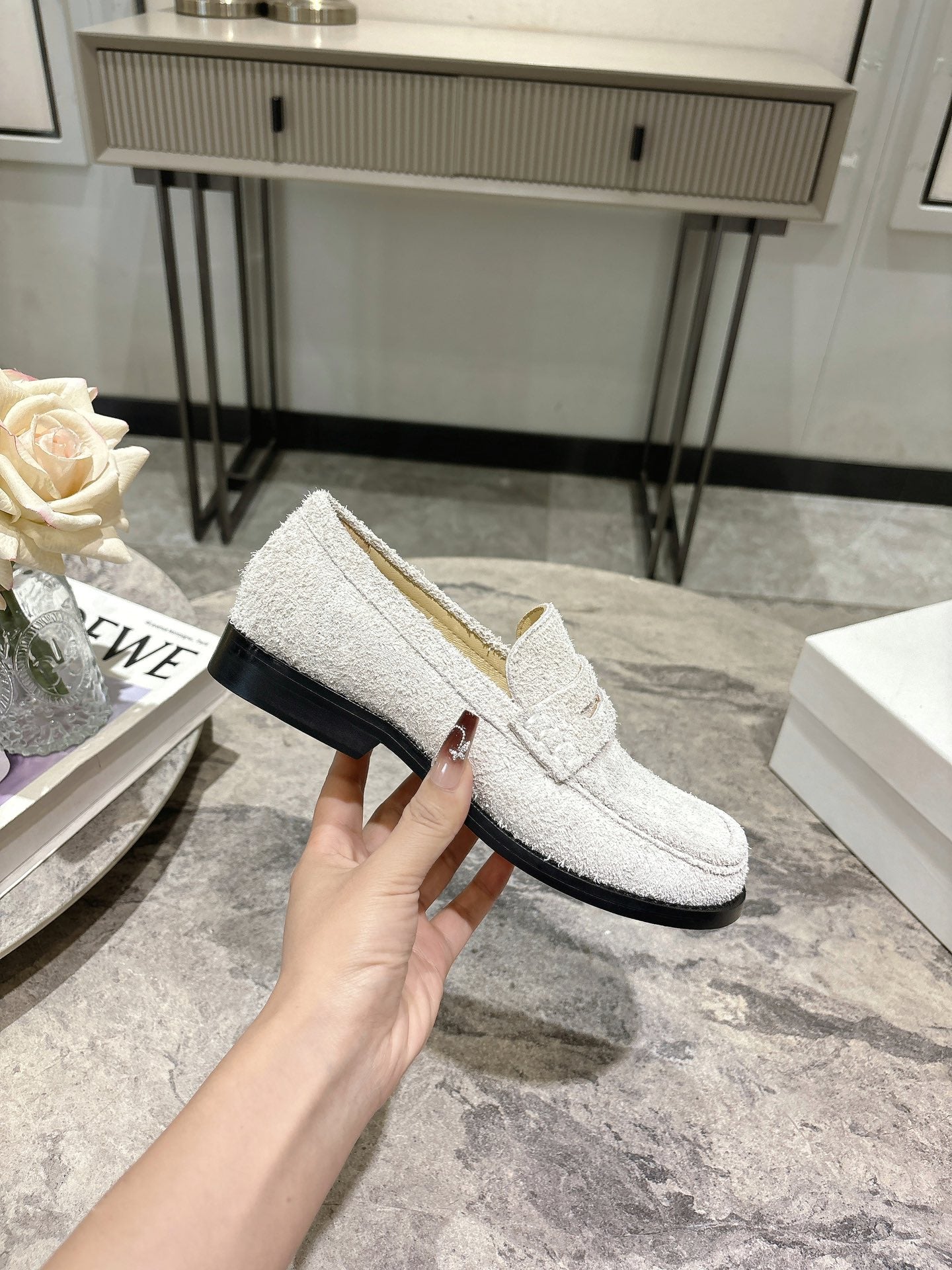 羅L威-2024瑪莉珍鞋 白色
