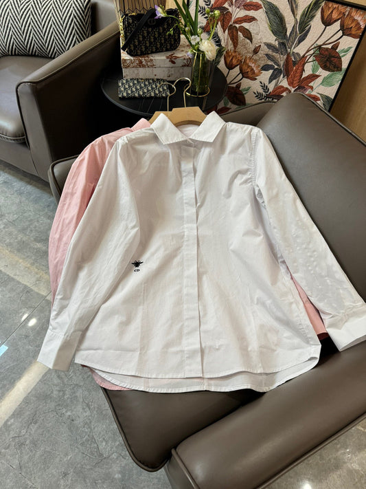 迪D家-2403 24SS小蜜蜂繡花棉料長袖襯衫 白色