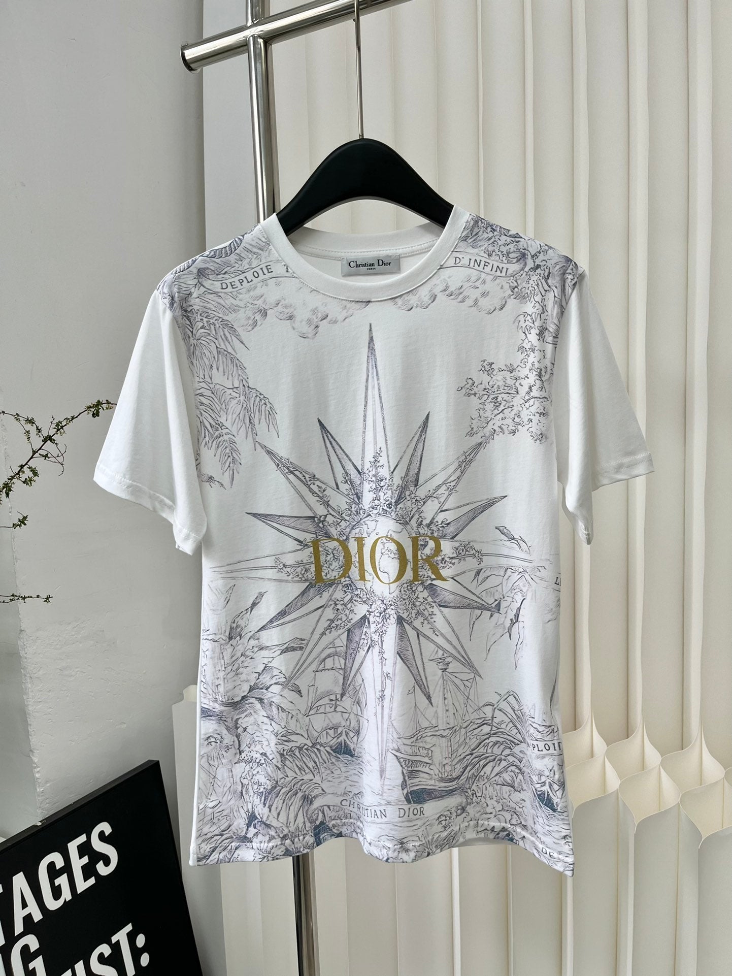 迪D家-2403 24新品印花飾以撞色印花工藝字母TEE