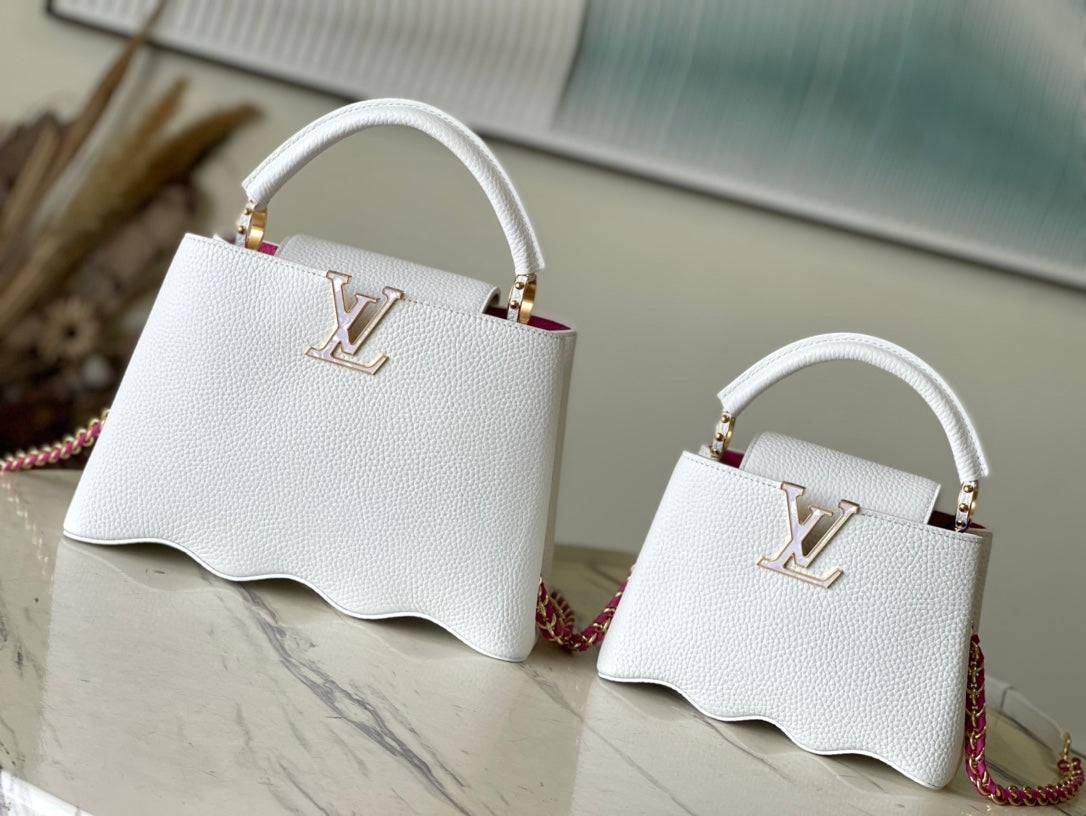 M22121 路L家-Taurilon皮革 Capucines手袋 白色波浪底 Mini
