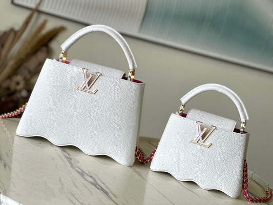 M22121 路L家-Taurilon皮革 Capucines手袋 白色波浪底 Mini