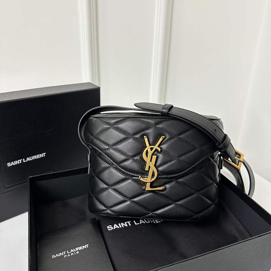 聖Y羅-June Box 絎縫羊皮革箱形包 黑色