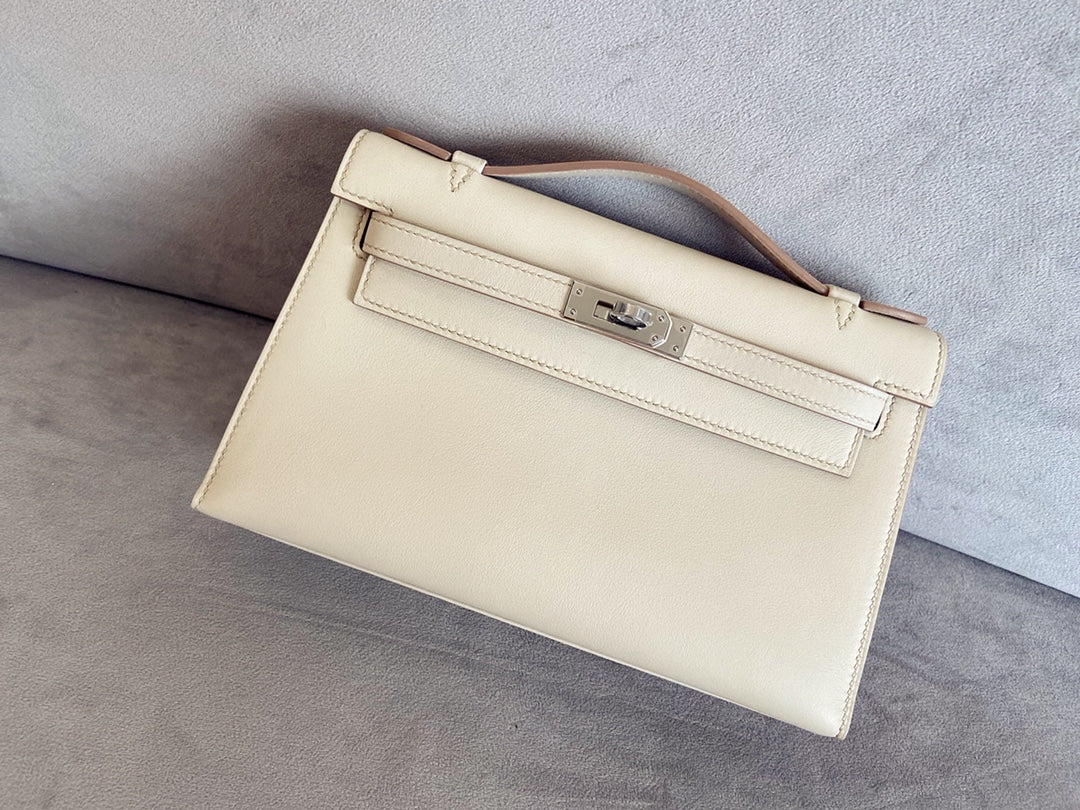小愛款-Mini Kelly 1代 22CM Swift皮10 奶昔白 銀扣