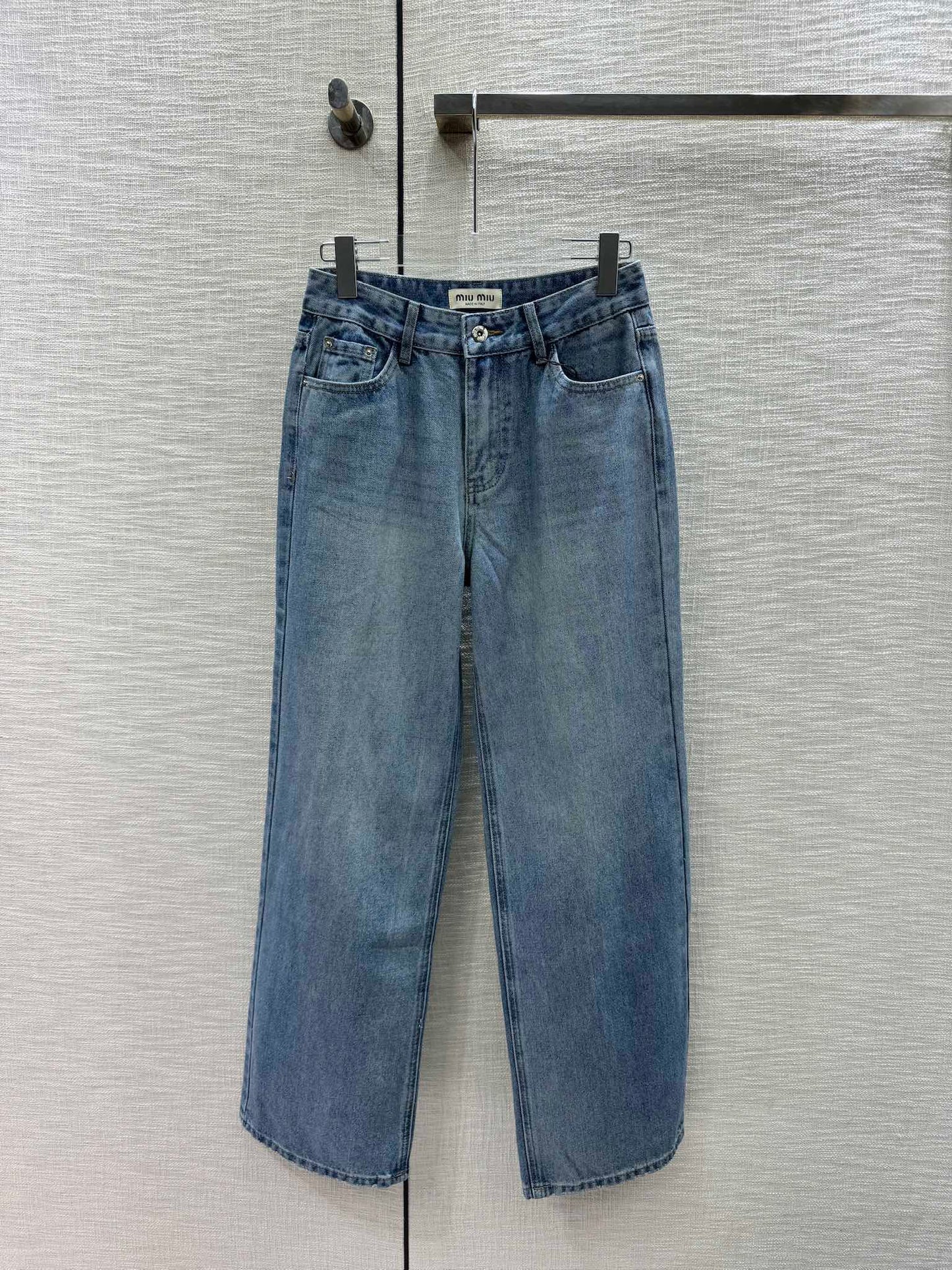 穆M家-2404 口袋燙鑽直筒牛仔褲