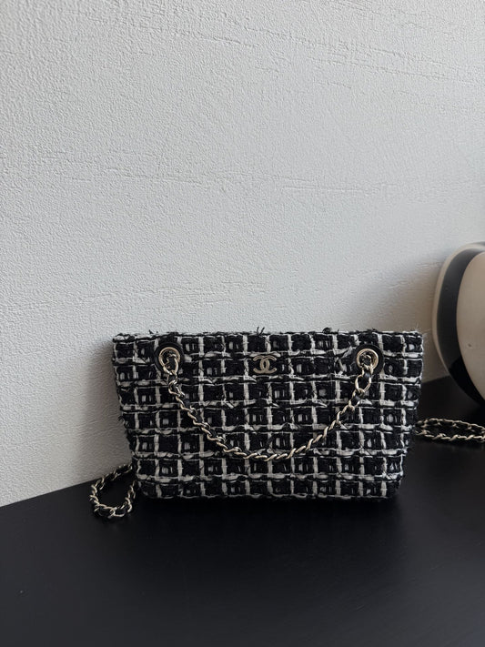 小香家-25C Mini Tote 黑色毛呢