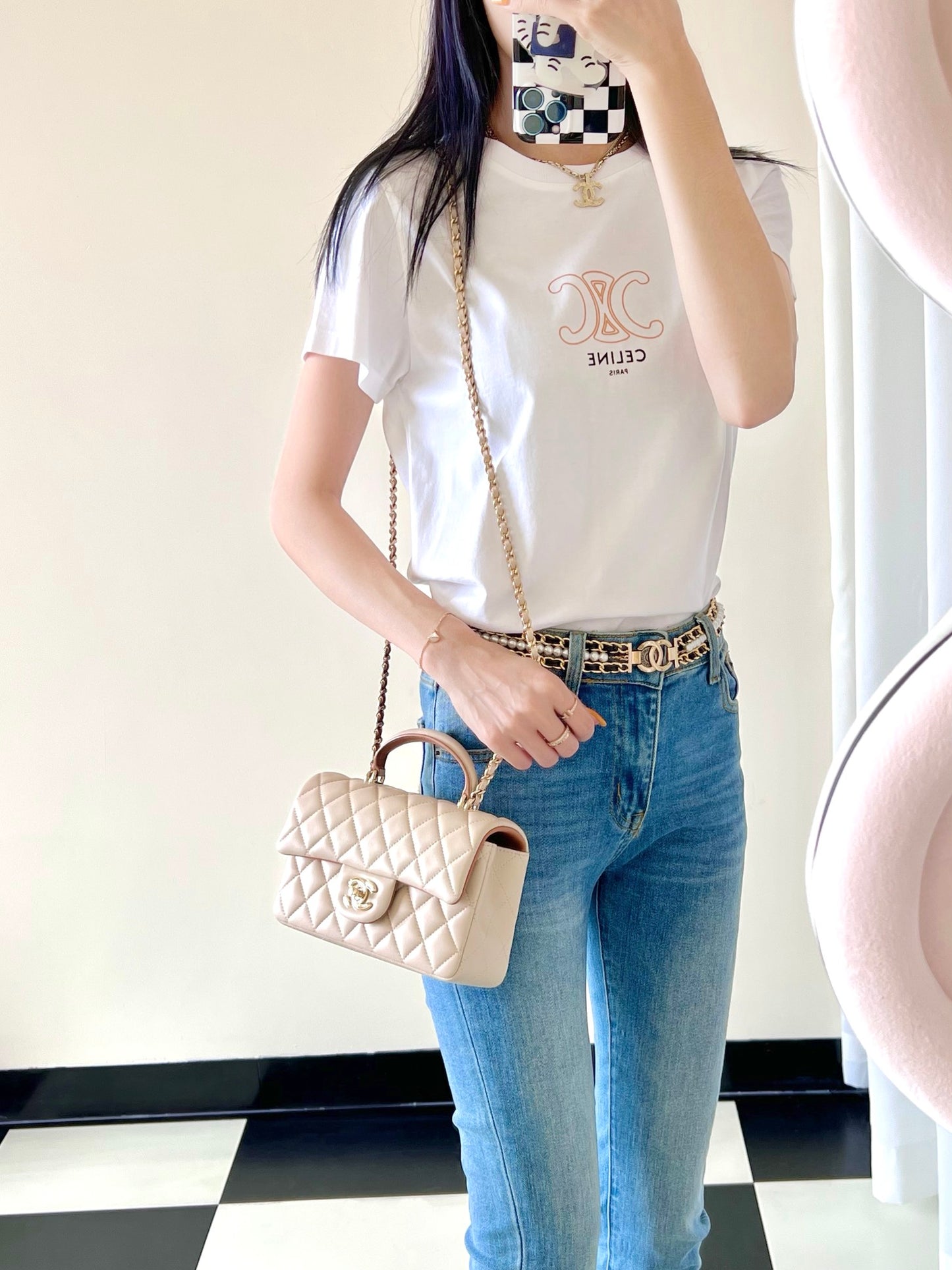 小香家-2023春夏新款 CF手提包 20CM 杏色 上身圖