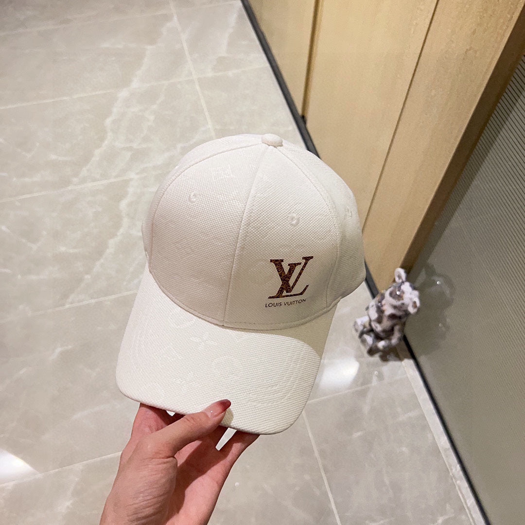 路L家-2023新款專櫃款Logo刺繡棒球帽 白色