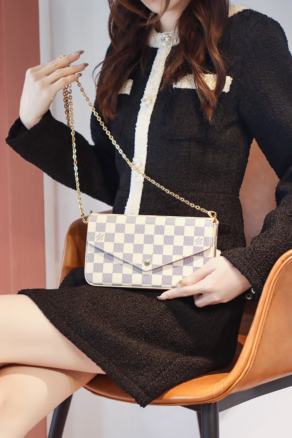 N63106 路L家-Félicie Pochette 三合一鏈條包 上身圖