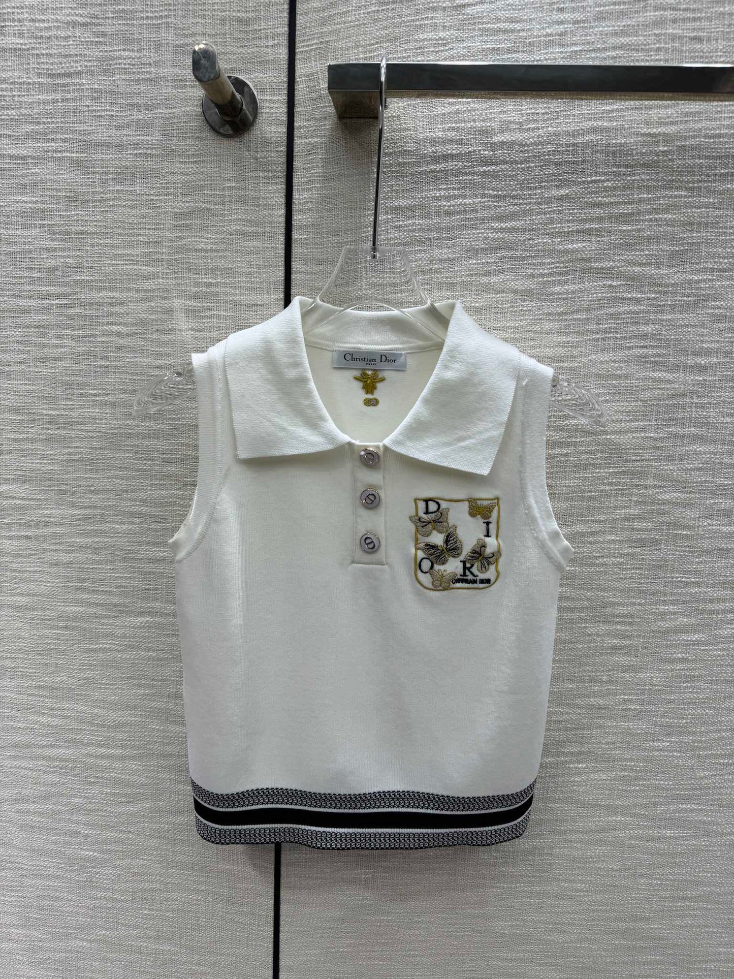迪D家-2403 刺繡蝴蝶POLO領針織背心 白色